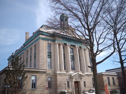 قاعة بلدة گرنتش هي واحدة من 34 موقع في گرنتش مدرجة على السجل الوطني للأماكن التاريخية.