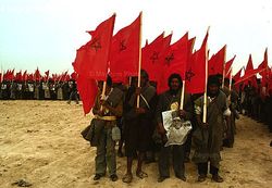 أفراد من المتطوعين في المسيرة الخضراء عام 1975.