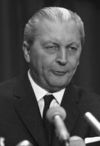 Bundesarchiv B 145 Bild-F024017-0001, Oberhausen, CDU-Parteitag Rheinland, Kiesinger.jpg (cropped).jpg