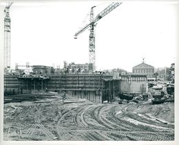 بناء مبني البلدية، حوالي 1964-1968