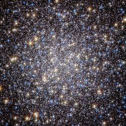 Heart of M13 Hercules Globular Cluster.jpg