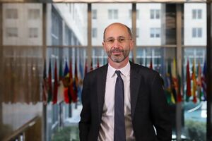 روبرت مالي.jpg