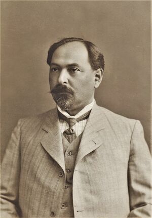 Portrait photo of Nariman Narimanov taken in 1913.jpg