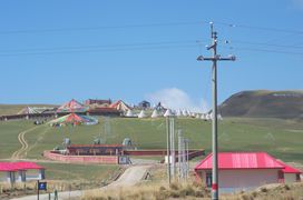 معبد بوذي على جبل ريووى، في ناحية هوانگ‌يوان، شي‌ننگ.