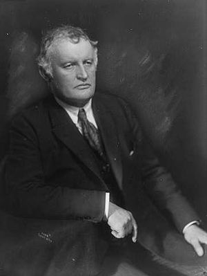 Edvard Munch 1921.jpg