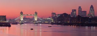 London Thames Sunset panorama - Feb 2008.jpg