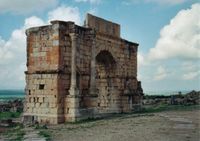 Triumphal Arch in Volubilis.jpg
