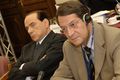 نيكوس أناستاسیادس مع رئيس وزراء إيطاليا سيلڤيو برلسكوني