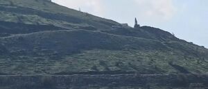 آليات تابعة للجيش الإسرائيلي بعمليات حفر وتدشيم في تل الأحمر غربي بمحيط بلدة كودنة في ريف القنيطرة (3 يناير 2025)