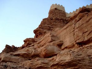 جبل قارة المزاد.