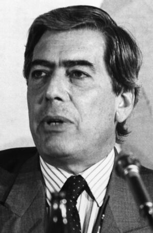 18. Internationales Management-Gespräch 1988-Schriftsteller und Politiker Mario Vargas Llosa am Symposium-HSGH 022-000745-02 (cropped).jpg