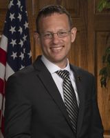 Spike Cohen portrait 1 (crop 2).jpg