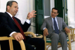 الرئيس مبارك مع إيهود باراك بعد الموافقة على إمداد إسرائيل بالغاز الطبيعي المصري عن طريق أنابيب نقل في سيناء ديسمبر 1999