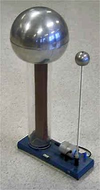 Van de graaff generator sm.jpg