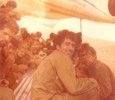 أفراد من حامية الموقع