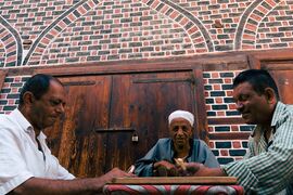 لعب الدومينو