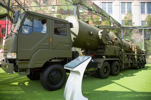 DF-21A TEL - Chinese Military Museum Beijing.jpg