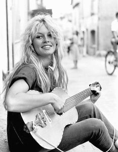 Brigitte Bardot, St Tropez, 1958.jpg