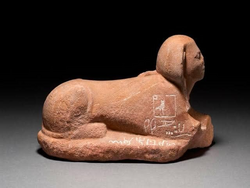 آثار سرابيط الخادم المنهوبة.png