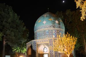 مدينة نيسابور ليلا