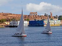 Flickr - archer10 (Dennis) - Egypt-5B-023 - Approaching Aswan.jpg