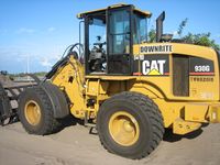 Caterpillar 930G Side View.jpg