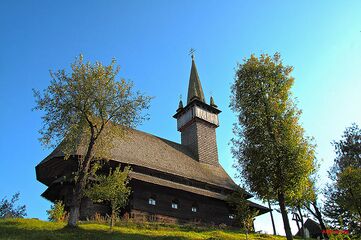 Wooden Church of St. Nicholas (1604) in Nyzhnya Apsha