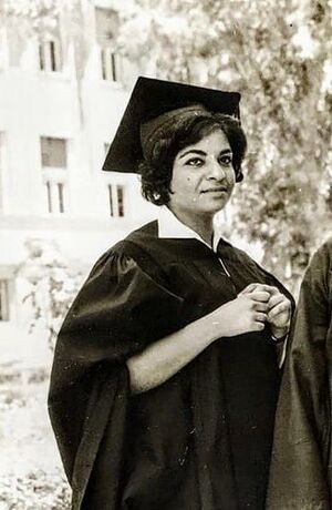 نللي حنا في شبابها