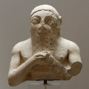 Male bust Louvre AO10921.jpg