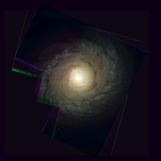 Ngc4736-nuc-hst-R814G555B450.jpg