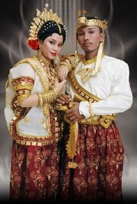 Pengantin bugis - panoramio.jpg