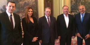 من اليمين جمال سليمان وقدري جميل وميخائيل بوغدانوف ورندا قسيس وجهاد مقدسي