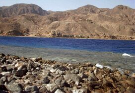 جزء من سلسلة جبال البحر الأحمر.jpg