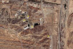 صورة ساتلية لقاعدة پارچين بحذى نهر جاجرود.