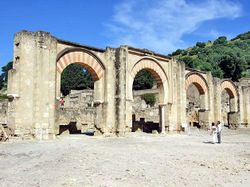 Pórtico de Medina Azahara (Córdoba, Spain).jpg
