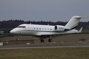 M-RLIV Canadair Challenger CL.605 (8558392418).jpg