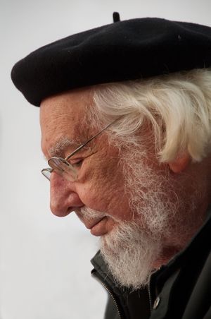 Ernesto Cardenal a la Chascona.jpg