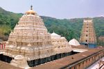اليسار: Srisailam Mallikarjuna Temple; اليمين: Simhachalam Temple in Visakhapatnam