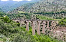 Crossing the Alborz Mountains on a private train (41141181750).jpg