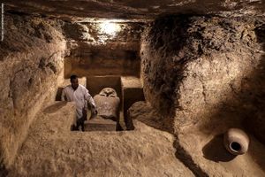 مقبرة مشرف الخزانة الملكية، تونا الجبل، أكتوبر 2020.