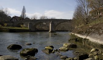 Pont du milieu.jpg
