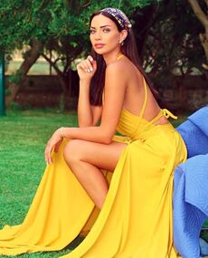 داليدا خليل في جلسة تصوير.JPG