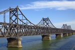 巡道工出品 photo by xundaogong 鸭绿江大桥 Bridge of Yalu river - panoramio (11).jpg