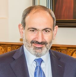 Cropped nikol pashinyan Kölner Rathaus 2019 by Raymond.jpg