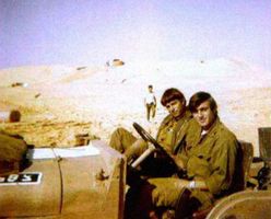 أفراد من حامية الموقع