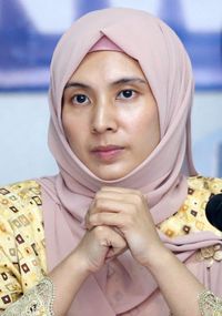 نور العزة إبراهيم.