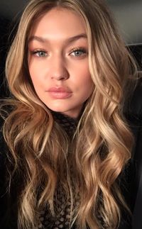 Gigi Hadid 2016.jpg
