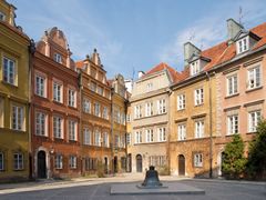 Canon Square with the narrowest townhouse in Europe.