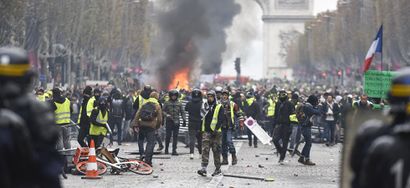 Gilets jaunes riot 2018-11-24.jpg