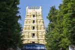 اليسار: Srisailam Mallikarjuna Temple; اليمين: Simhachalam Temple in Visakhapatnam